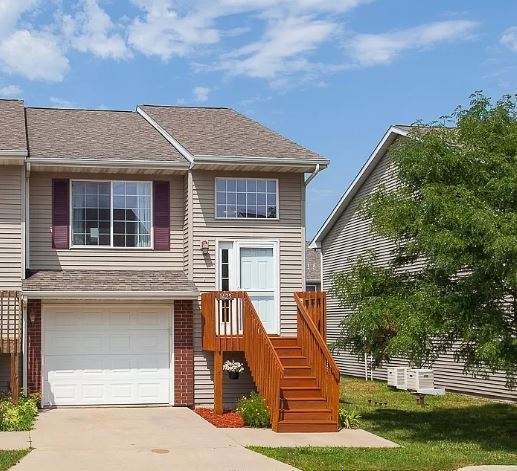 3 bedroom 2 bathroom Townhouse - 1425 Hayden Ln