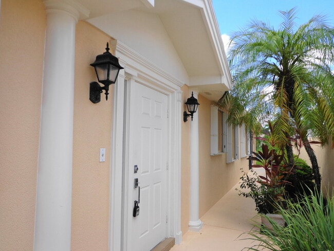 Building Photo - 8097 Montserrat Pl
