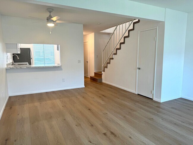 Building Photo - Beautifully Renovated Corner Unit in Santee!