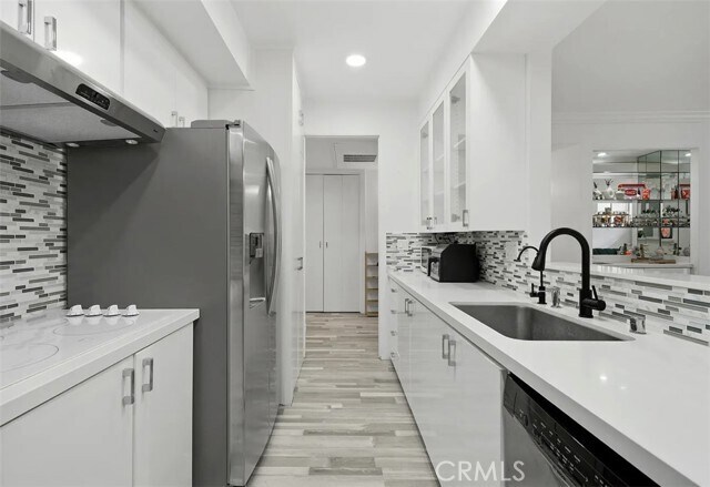 Foto del edificio - 1277 S Beverly Glen Blvd