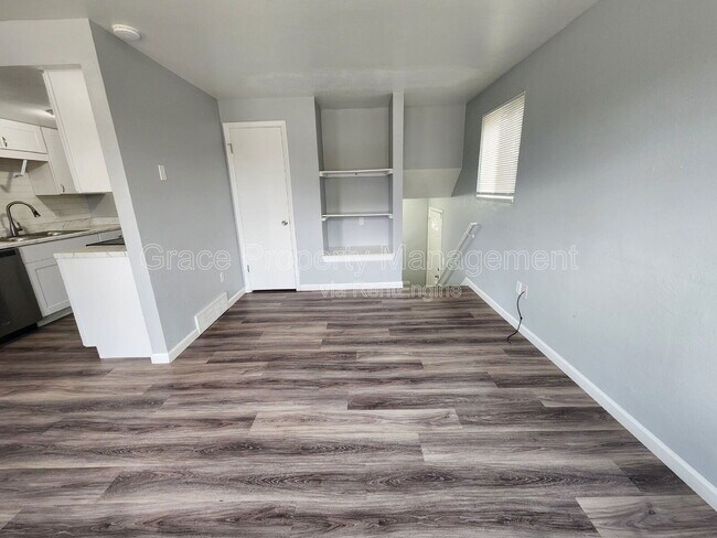 Building Photo - 774 W Cleveland Cir