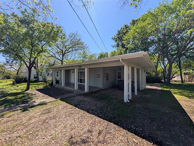 Building Photo - 806 S Cedar St