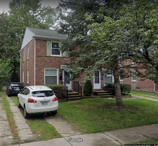 Building Photo - 1511 W Farnum Ave