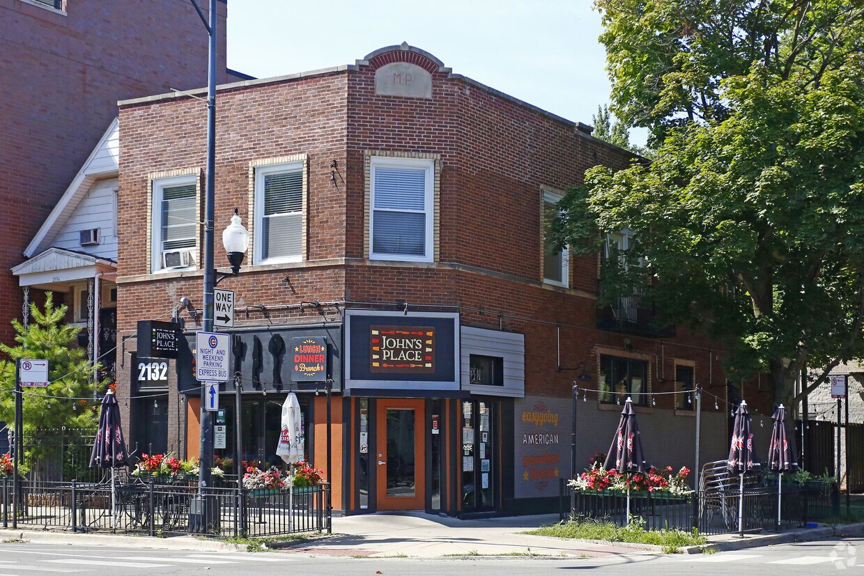 Primary Photo - 2132 W Roscoe St