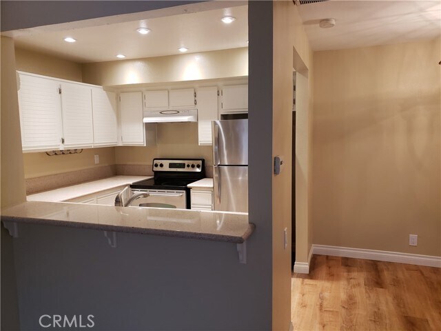 Building Photo - 25761 Le Parc