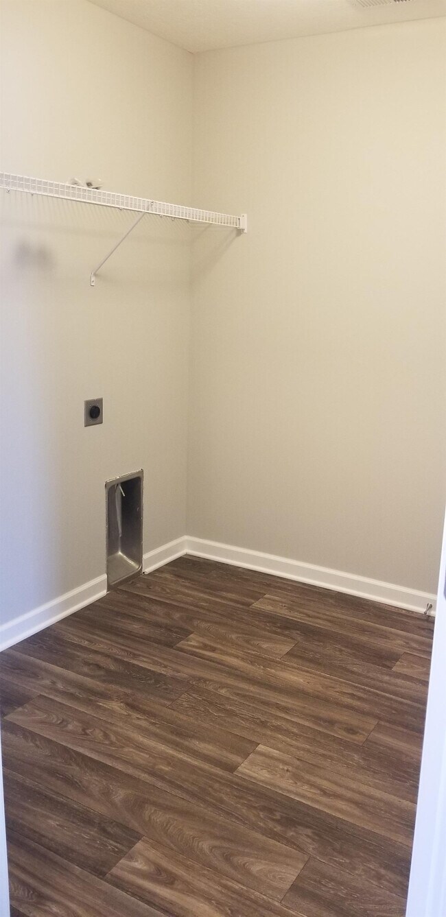 Foto del edificio - 5622 Branchville Dr