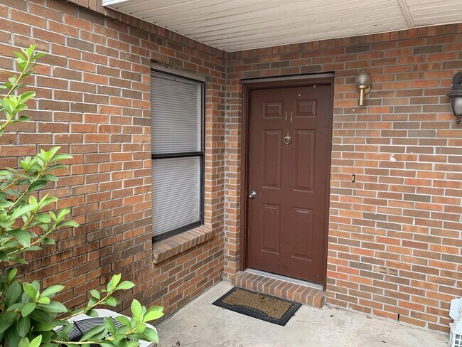 Building Photo - 126 Walton Way