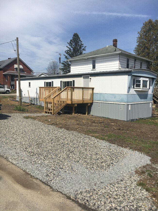 Building Photo - 1115 3rd St