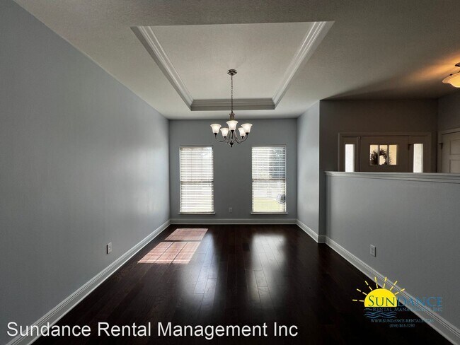 Building Photo - 4 br, 3.5 bath House - 3155 Doris Street