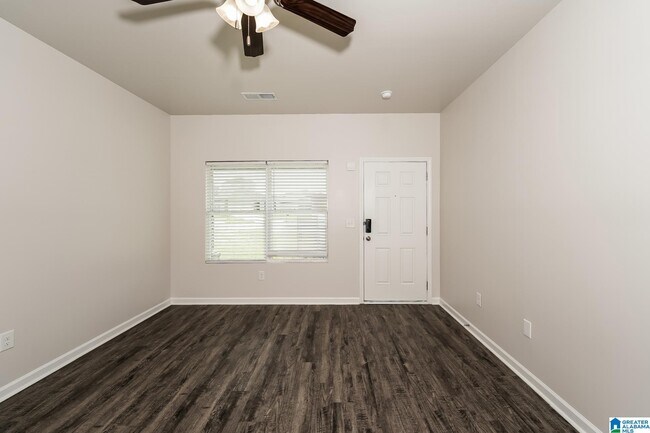 Foto del edificio - 620 Woodland Crst Rd