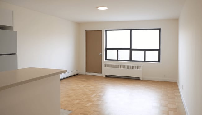 Building Photo - Brentwood