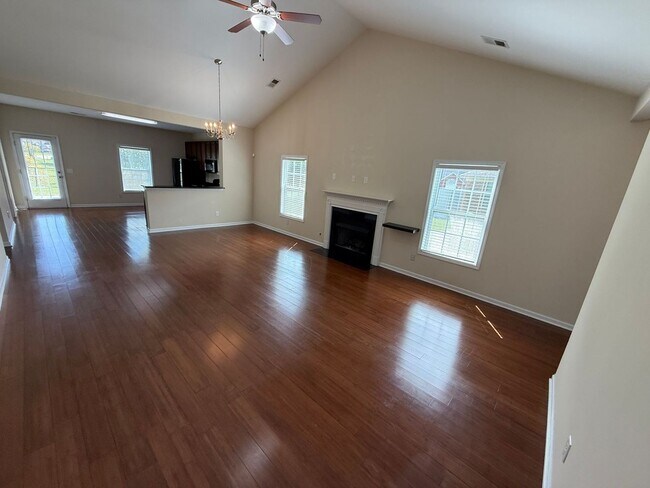Foto del edificio - Beautiful Brick Home in Patriot Village!