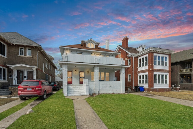 Building Photo - 1528 Virginia Park St