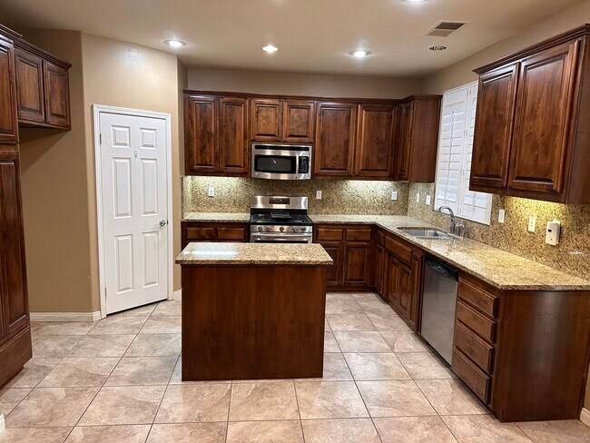 Building Photo - 7309 Sleepy Lagoon Dr