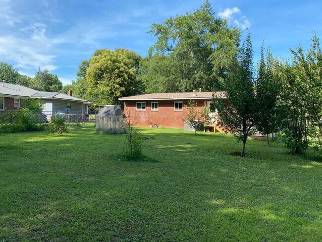 Foto del edificio - East Side Charmer!