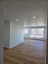 Building Photo - 250 Boul Alexis-Nihon