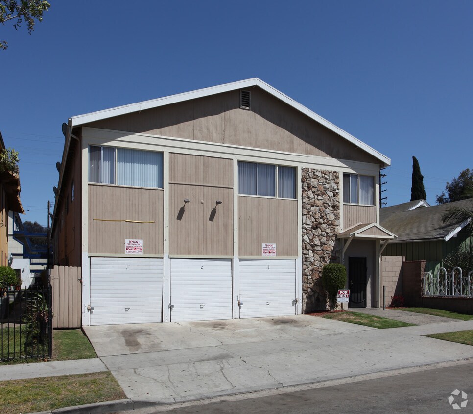 Building Photo - 1626 Pine Ave