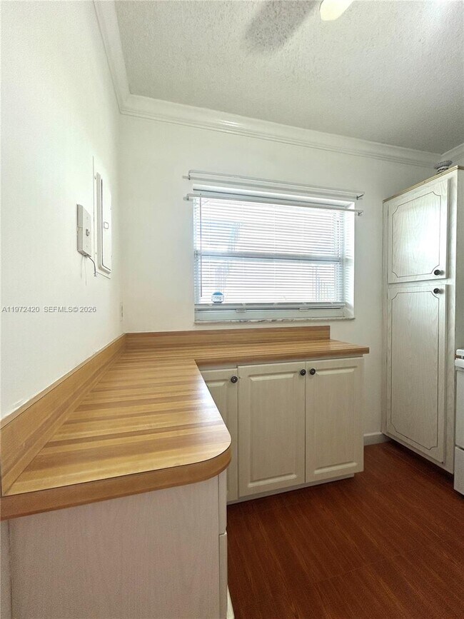 Foto del edificio - 6005 Del Lago Cir