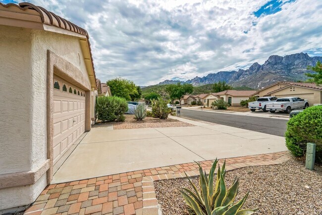 Foto del edificio - Spacious 4BR House in Tucson