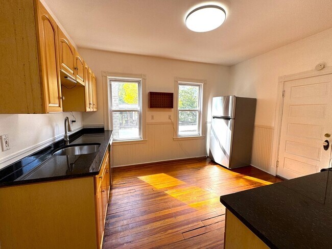 Foto del edificio - 67 Washburn Ave