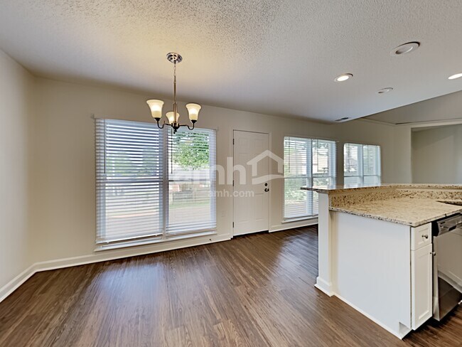 Foto del edificio - 1838 Oak Springs Dr