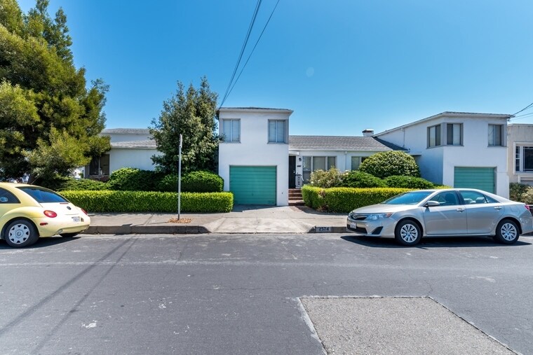 Foto principal - 677 26th St