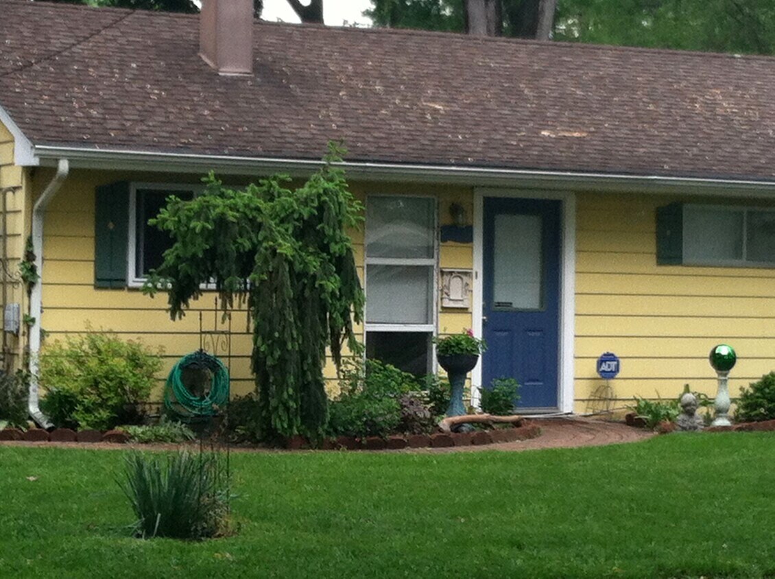 Foto principal - 2435 Ardmore Ave
