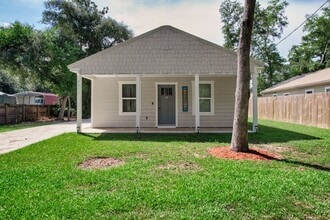 Building Photo - 3611 Stonewall Ave