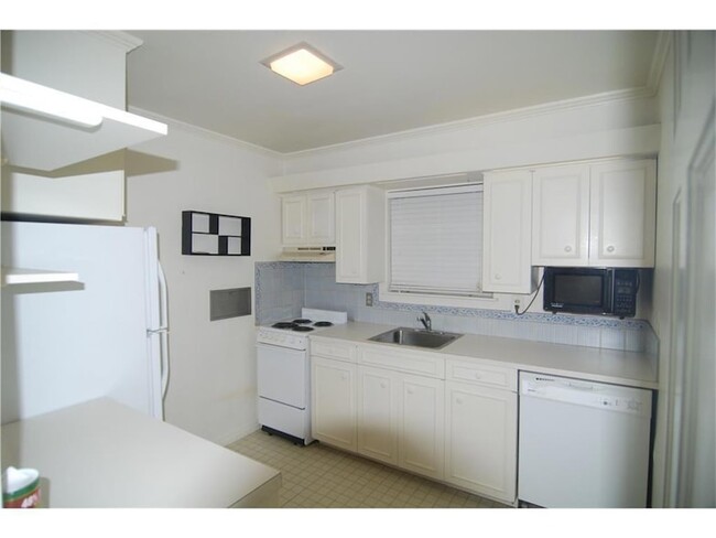 Foto del edificio - 1700 W 30th St