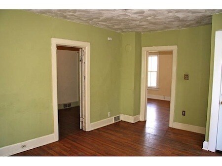 Building Photo - 2603 7th St S