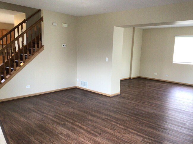 Building Photo - 2940 Country Club Avenue
