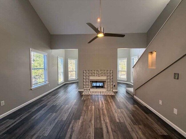 Foto del edificio - 133 McGill Park Ave NE