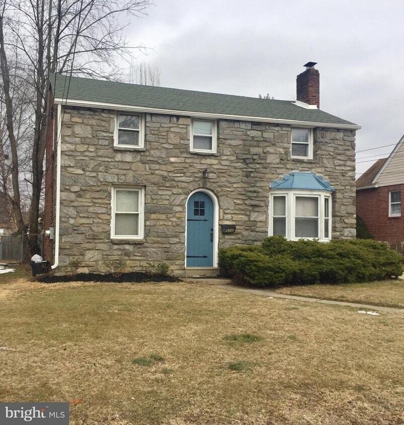 Primary Photo - 528 Rutledge Ave