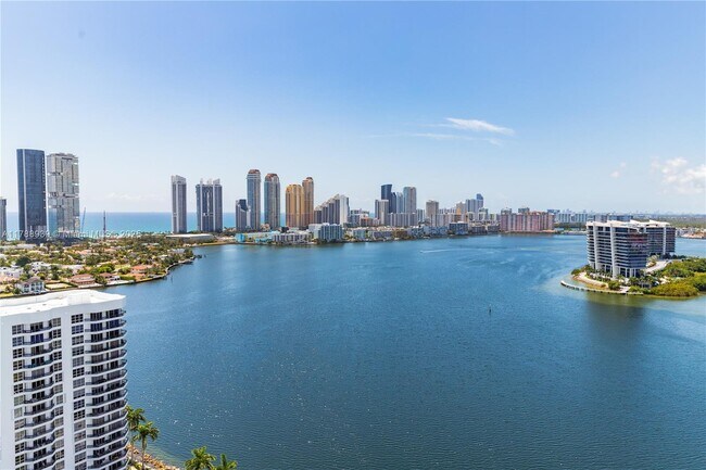 Foto del edificio - 3530 Mystic Pointe Dr