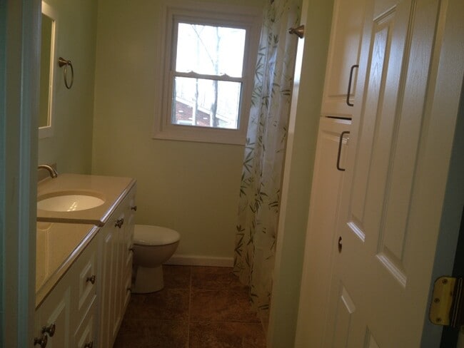 Building Photo - 528 Cobblestone Ave NE