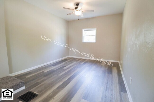 Foto del edificio - 317-319 W Masterson Ave