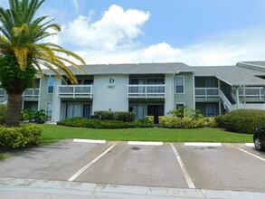 Building Photo - 455 Alt 19