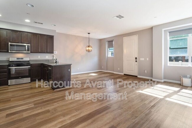 Building Photo - 1520 Santa Carolina Rd