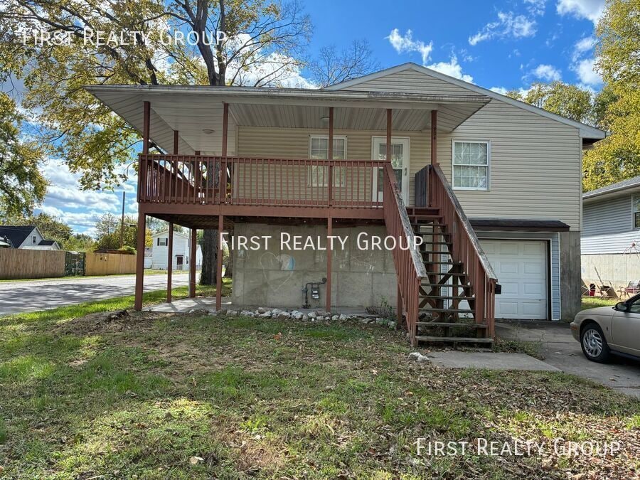Primary Photo - 904 Forest Ave