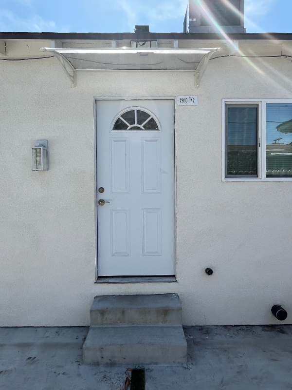 Photo - 2910 S Budlong Ave Apartment