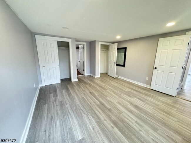 Foto del edificio - 606 Hardyston Ville Rd