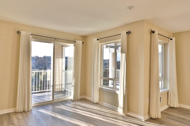 Foto del edificio - 2530 15th Ave W