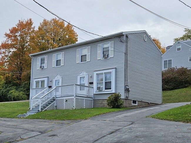 Building Photo - 298 Duer St