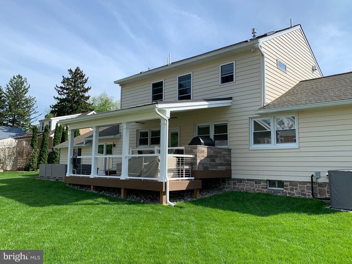 Primary Photo - 12 Crumley Ave