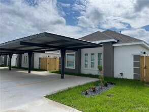 Building Photo - 10 Hibiscus E Ave