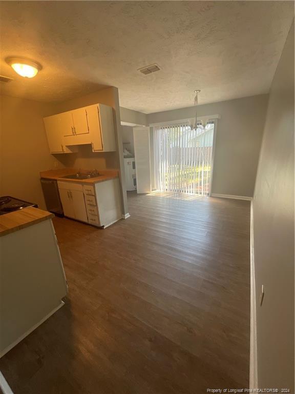 Building Photo - 607 Mosswood Ln