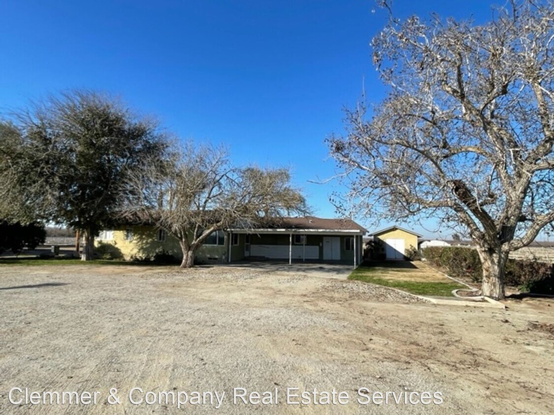3 br, 3 bath House 29551 Merced Ave House for Rent in Shafter, CA