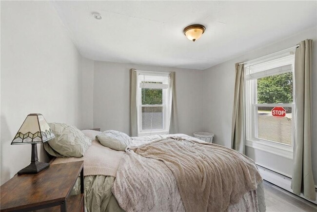 Building Photo - 515 Davisville Rd