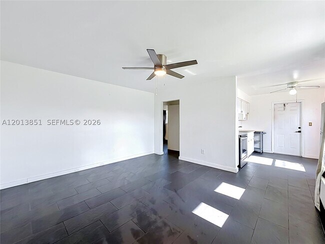 Foto del edificio - 391 NE 42nd St