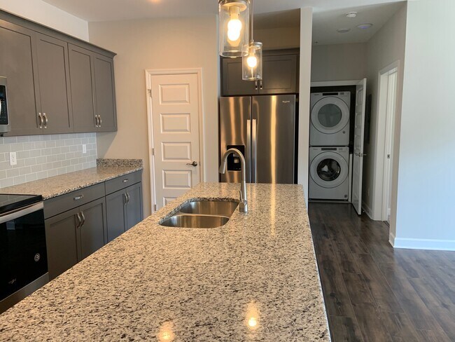 Foto del edificio - 7487 Hwy 70 S